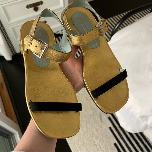 Marc Jacobs Black and Gold Sandals Size 37 - Picture 9 of 9